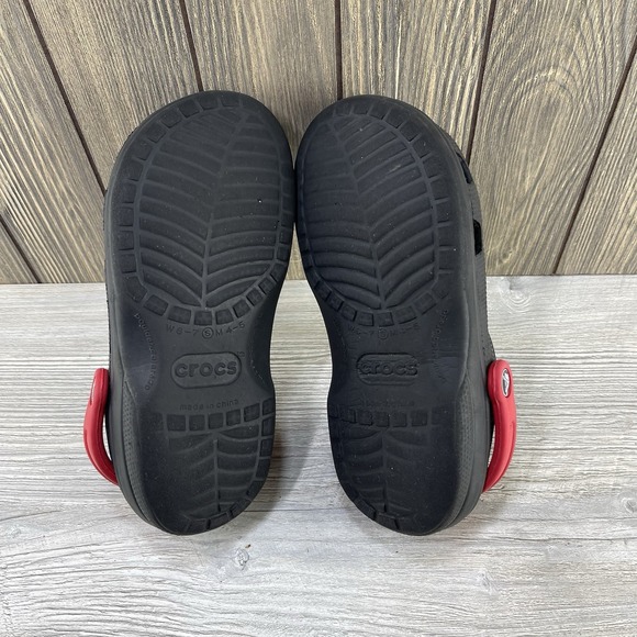 CROCS Unisex MICKEY MOUSE Black/Red Clogs/Shoes Men's 4-5 Women's 6-7 Disney - Picture 15 of 16